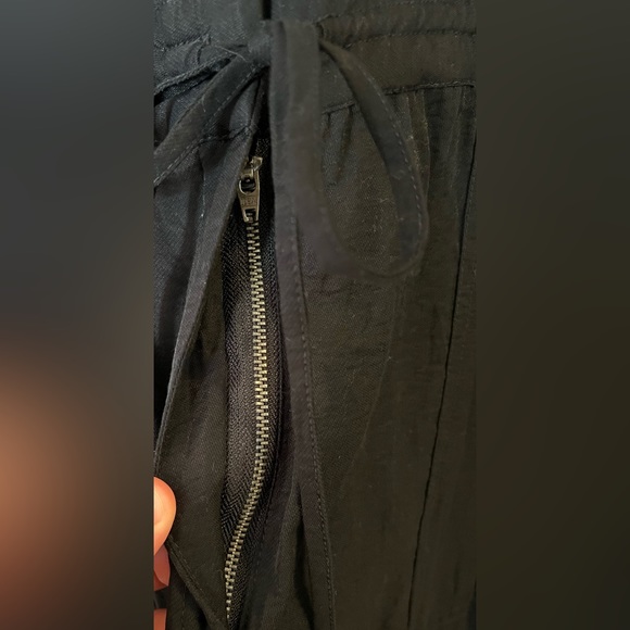 DKNY Utility Jumpsuit with Zipper detailing & drawstring/stretch waist. Size XL - Picture 5 of 11